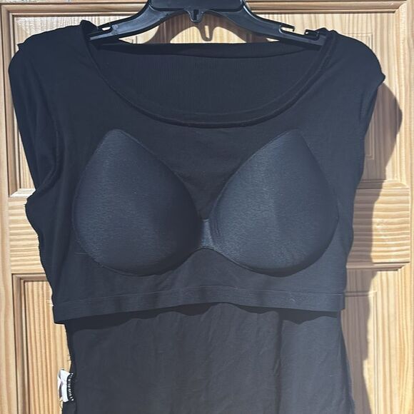 NWT Chicme built in bra top - Picture 2 of 4